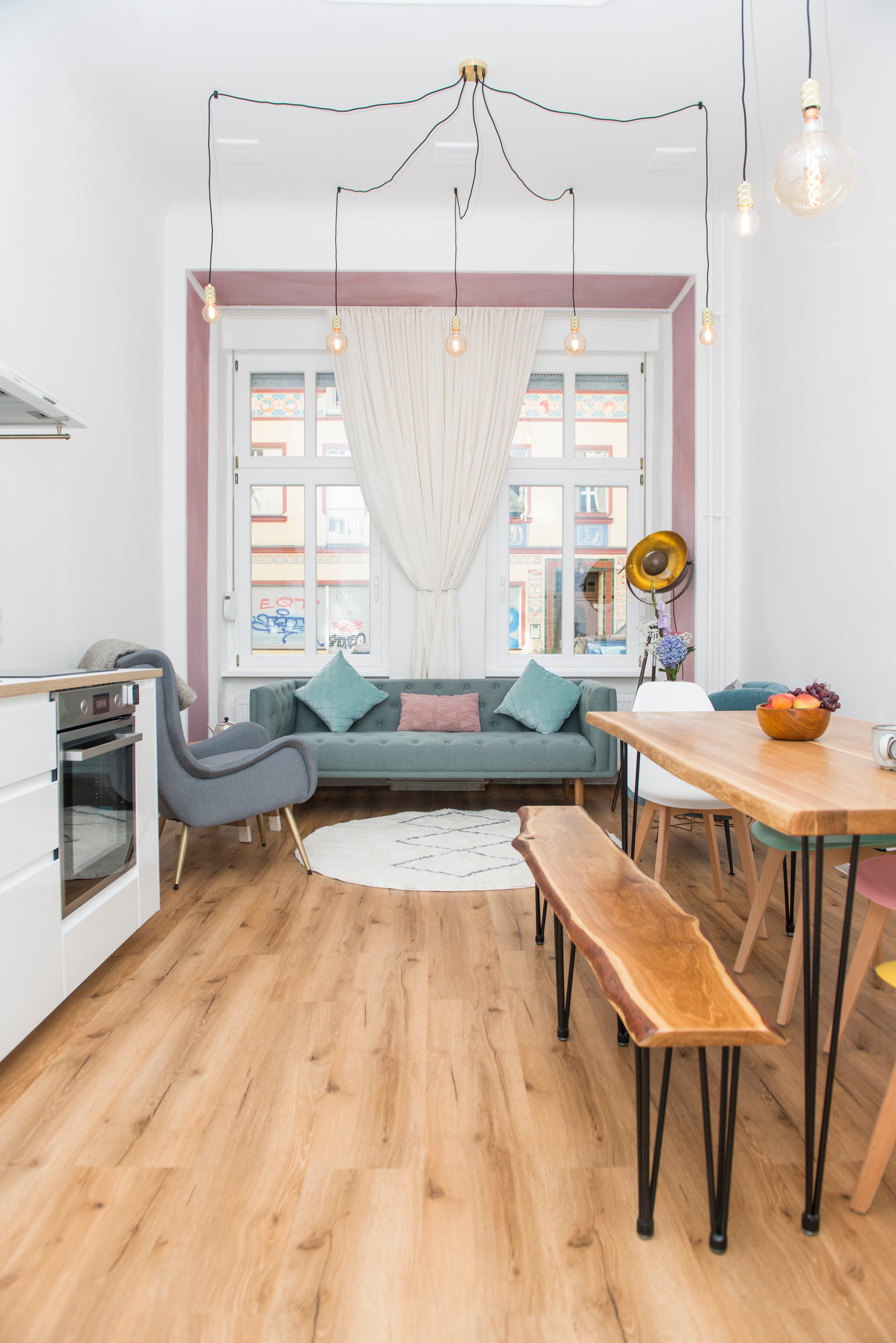 Living room & kitchen overview