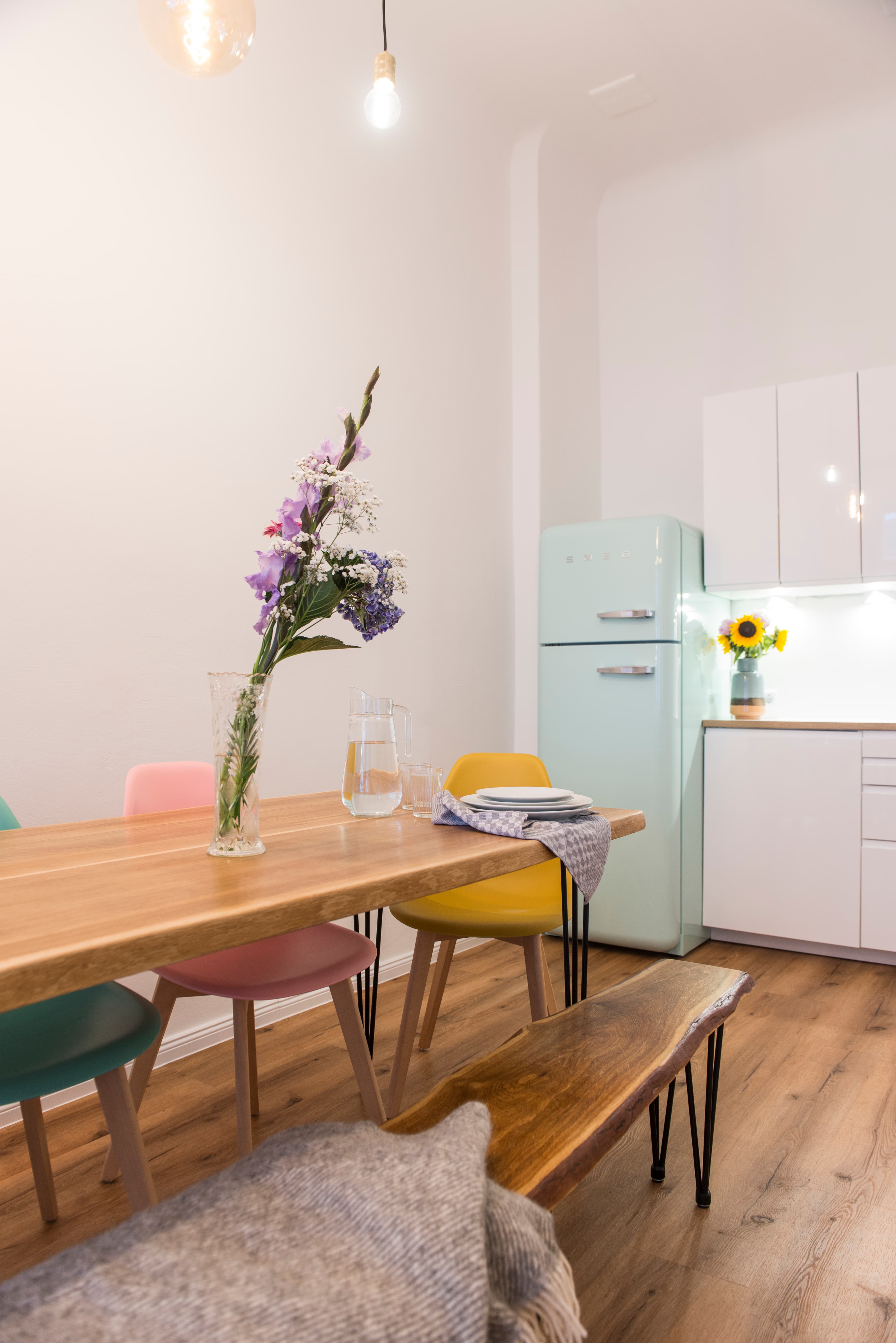 Kitchen & dining area